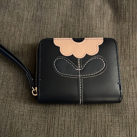 small zippy wallet - Picture 1 of 2